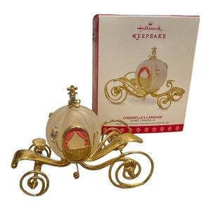 Disney Hallmark Keepsake Ornament 2017 Cinderella’s Carriage Princess